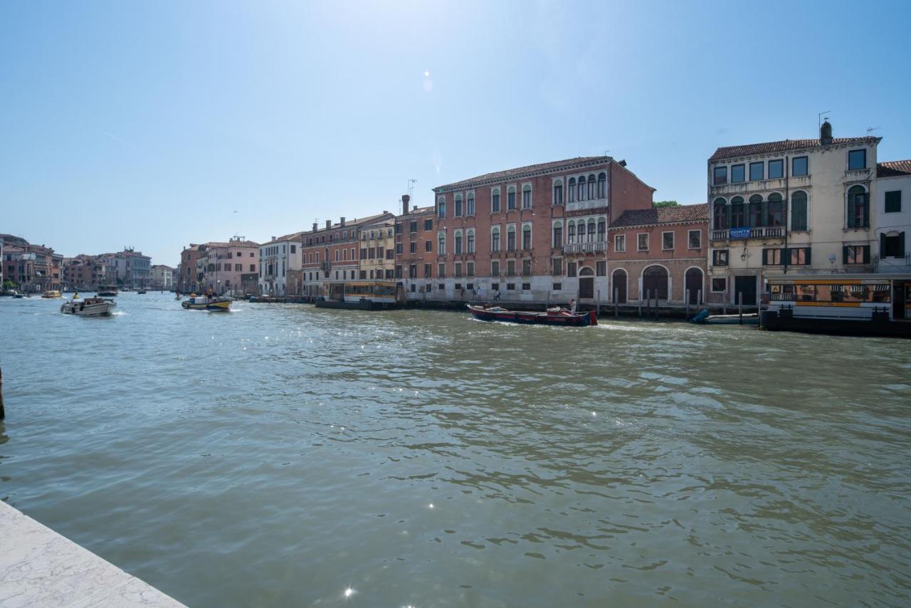 Palace Canal View By Wonderful Italy Venice Exterior photo